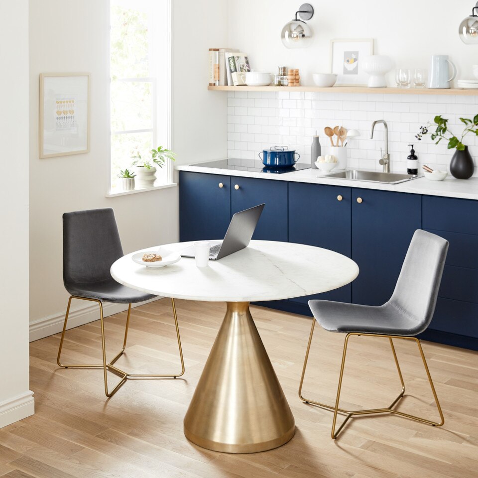 Silhouette Pedestal Marble Round Dining Table (122 cm - 152 cm)