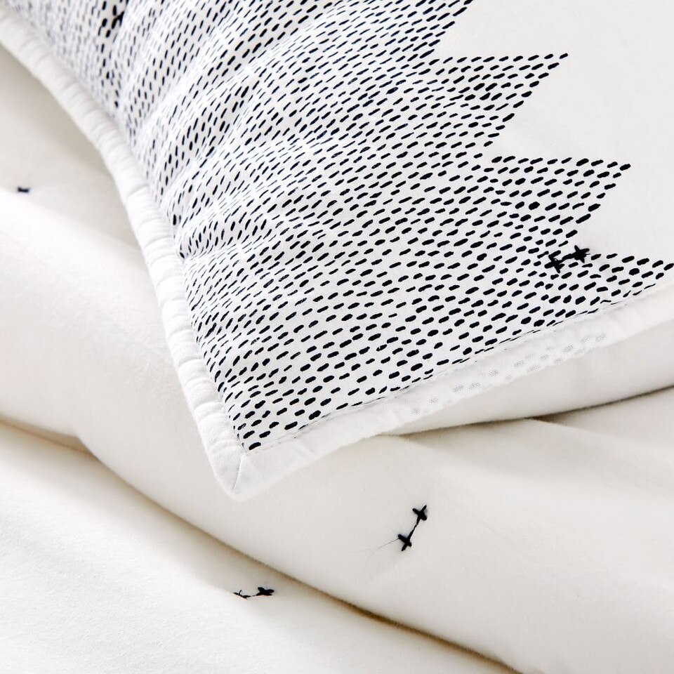 Criss Cross Stitch Bedspread & Pillowcases
