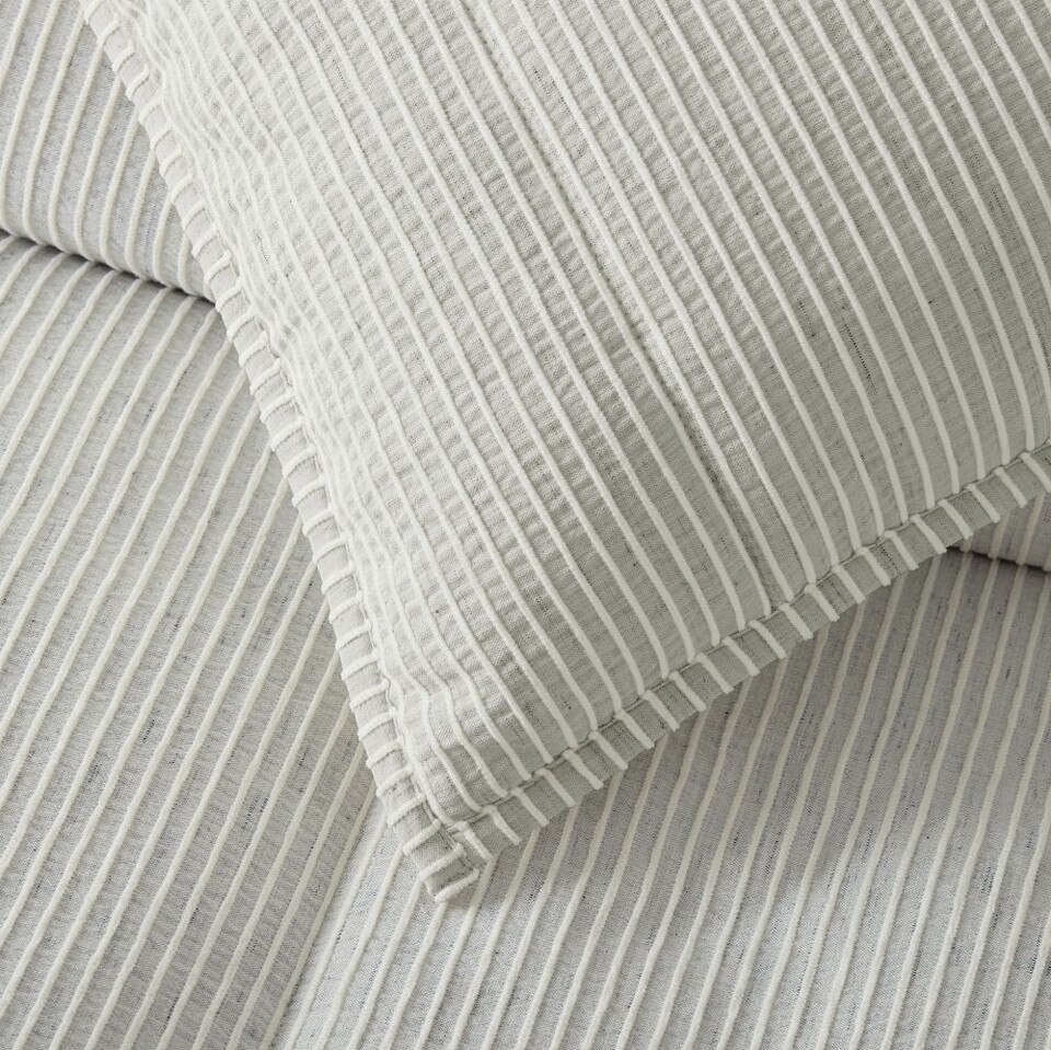 Heathered Linear Bedspread & Pillowcases