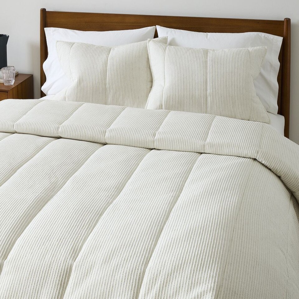 Heathered Linear Bedspread & Pillowcases