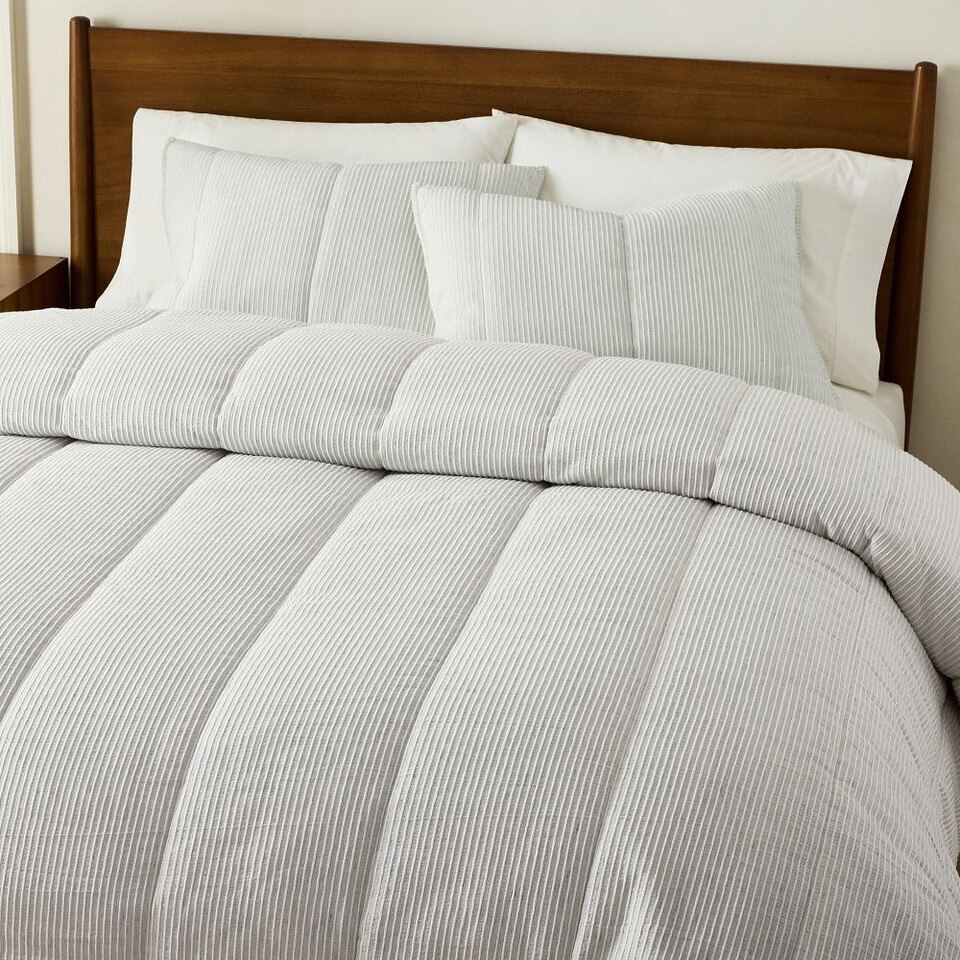 Heathered Linear Bedspread & Pillowcases