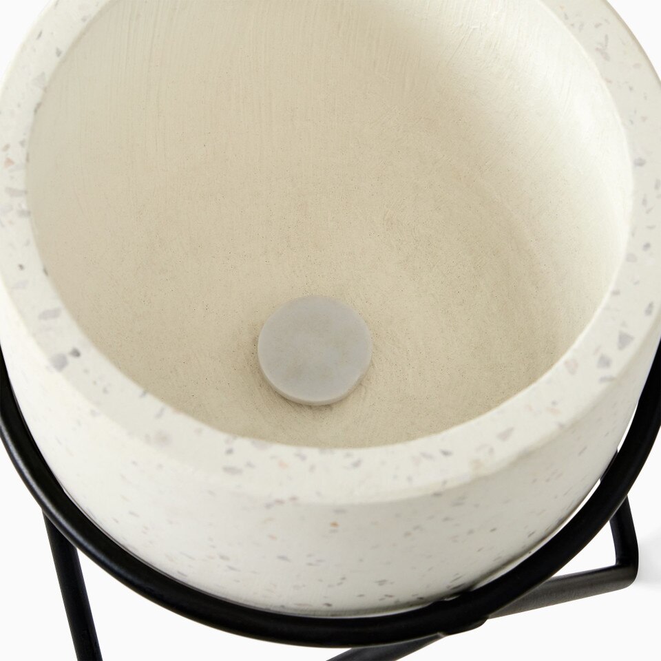 Iris Tabletop Planter
