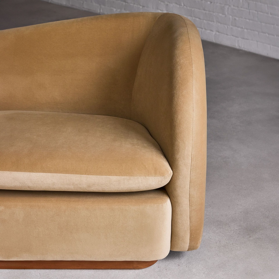 Kaufman Sofa (218 cm)