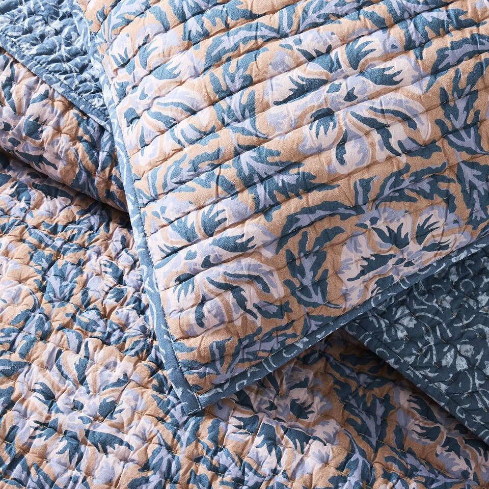Lennon Floral Reversible Bedspread & Pillowcases