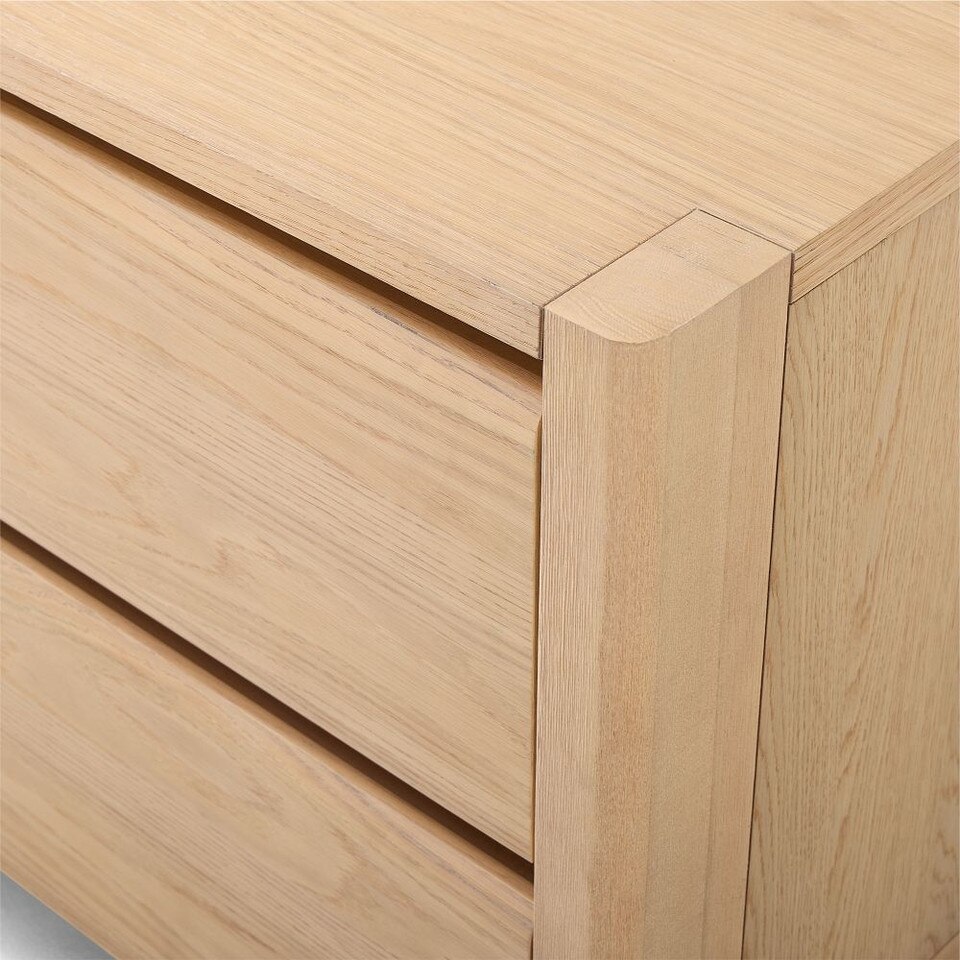 Linwood 4-Drawer Chest (142 cm)