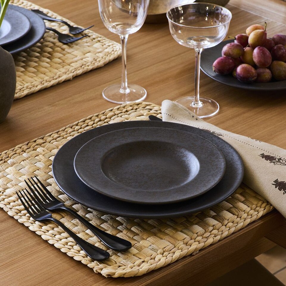 Lucia Wide Rim Dinnerware Collection