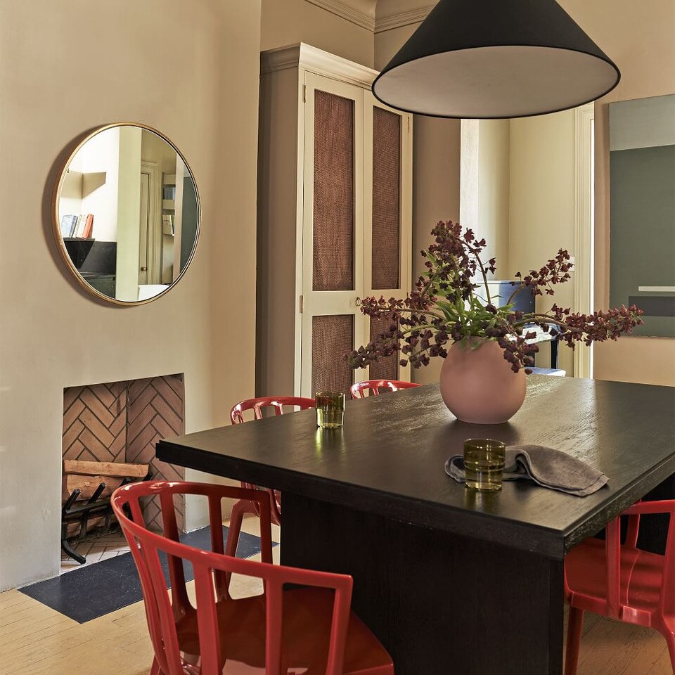 Metal Frame Round Mirror (76 cm)