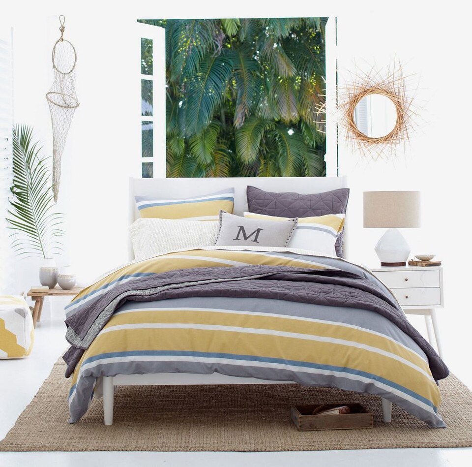 Mid-Century Bed - White
