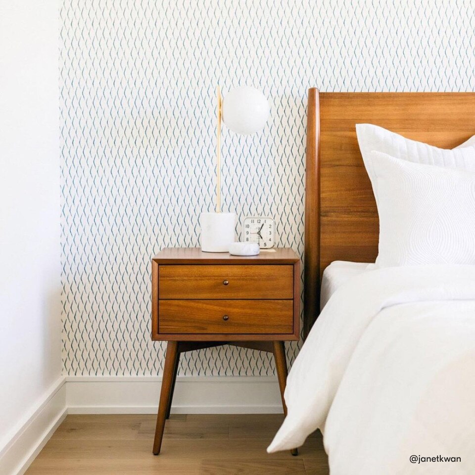 Mid-Century Modern Closed Bedside Table (46 cm)