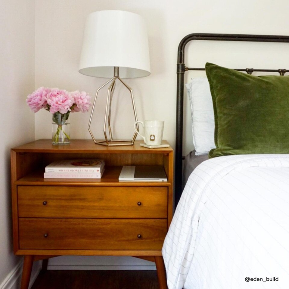 Mid-Century Modern Open Bedside Table (71 cm)