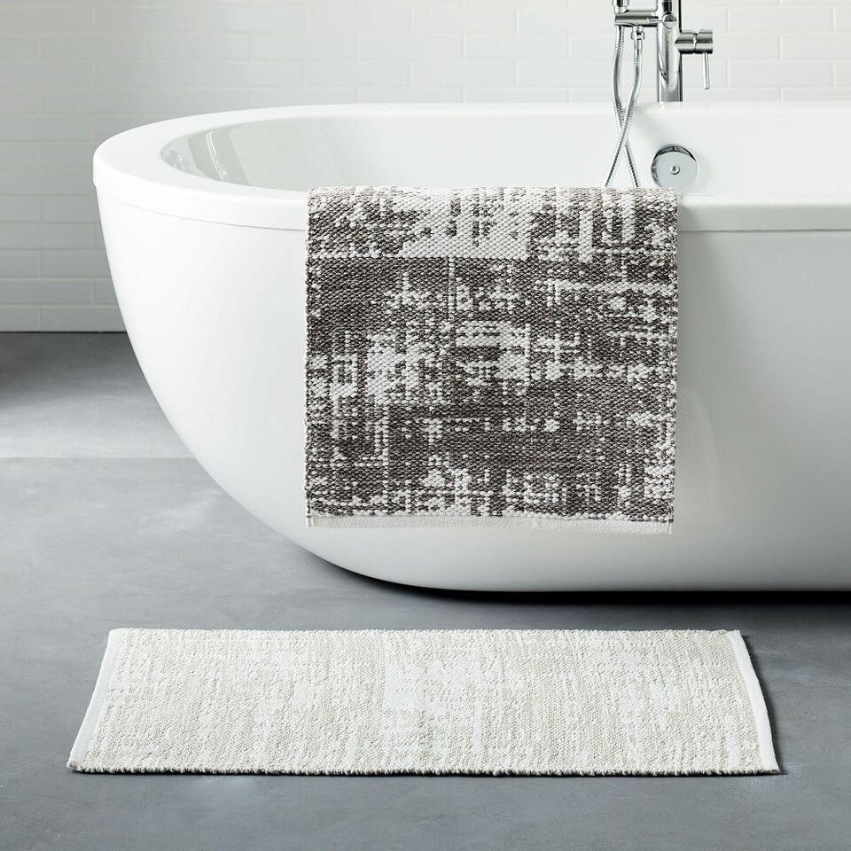 Organic Distressed Texture Bath Mat - Frost Grey