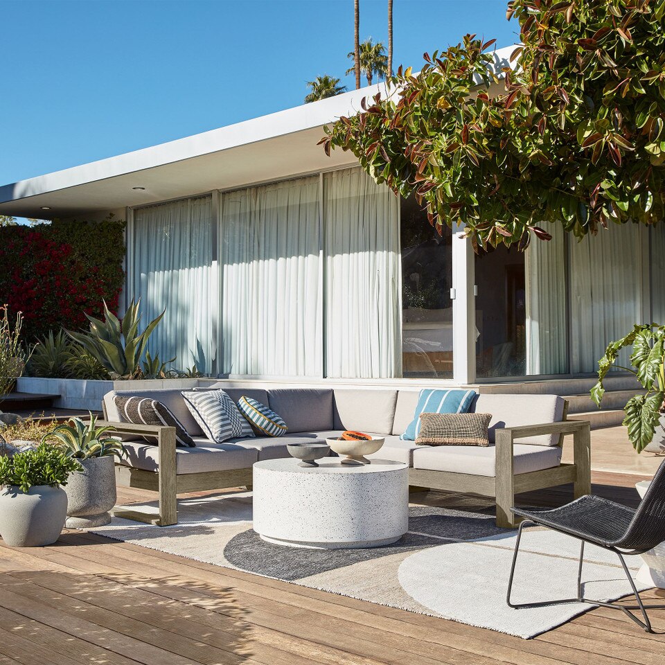 Slope Indoor/Outdoor Lounge Chair