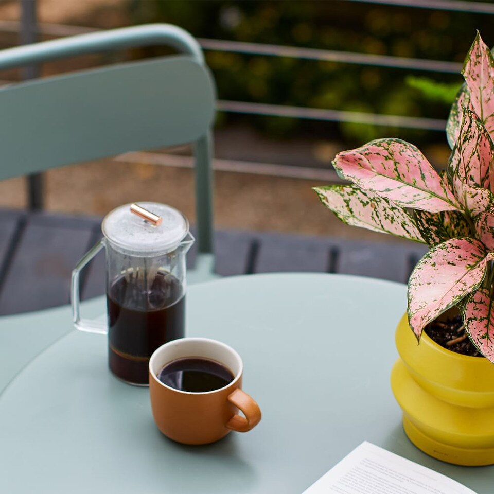 Garden Wren Bistro Table