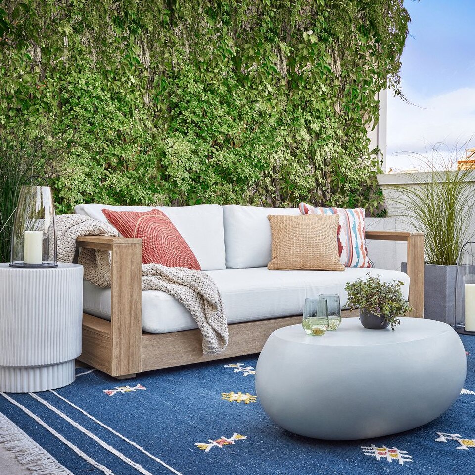 Pebble Indoor/Outdoor Garden Oval Coffee Table (91 cm)
