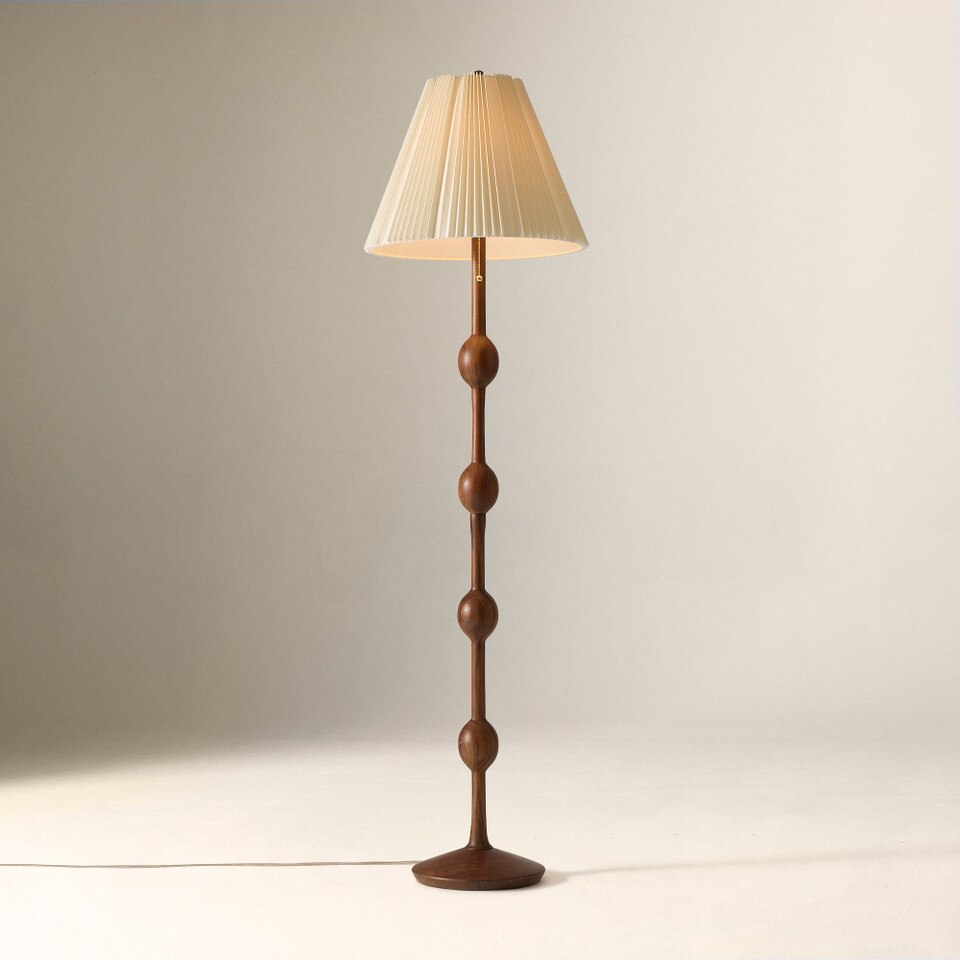 Pierce & Ward Ribbed Wood Floor Lamp (147 cm)