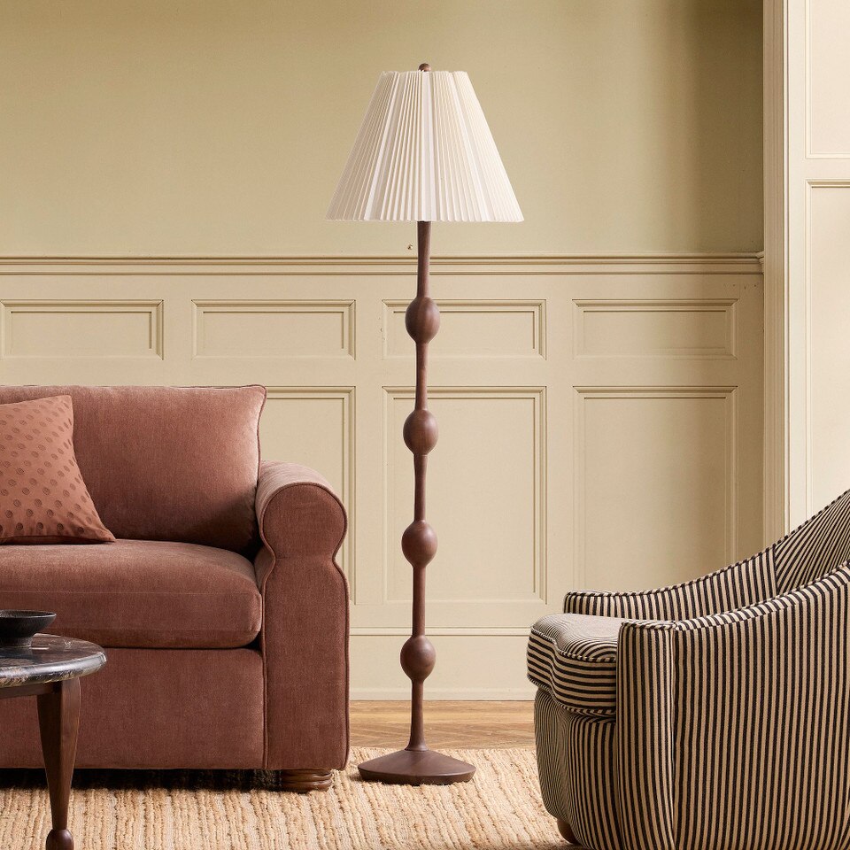 Pierce & Ward Ribbed Wood Floor Lamp (147 cm)