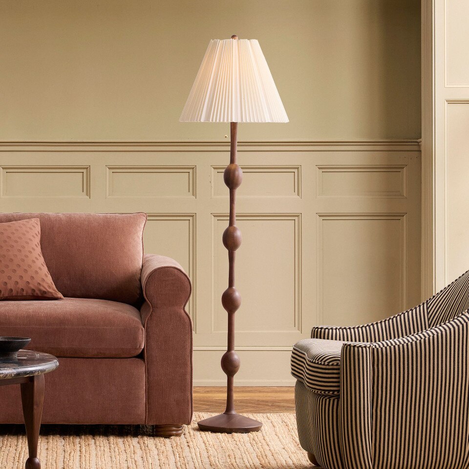Pierce & Ward Ribbed Wood Floor Lamp (147 cm)