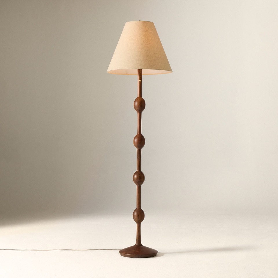 Pierce & Ward Ribbed Wood Floor Lamp (147 cm)