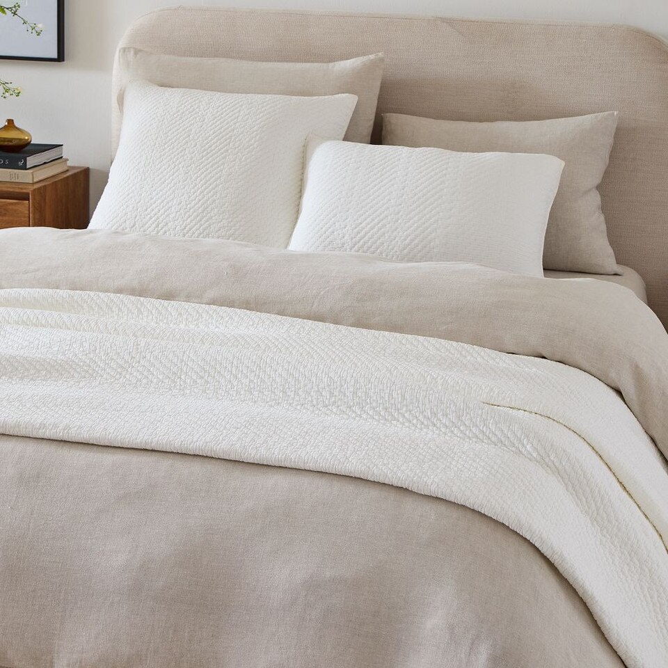Reflections Matelasse Bedspread & Pillowcases