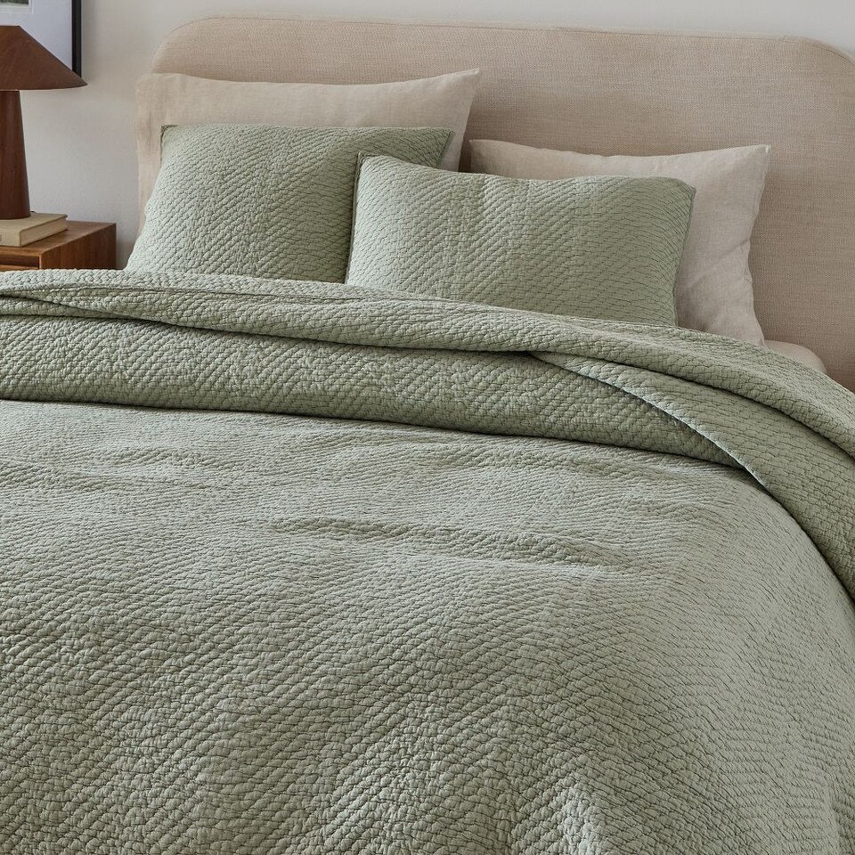 Reflections Matelasse Bedspread & Pillowcases