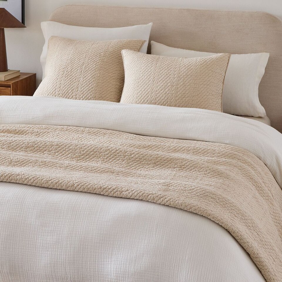 Reflections Matelasse Bedspread & Pillowcases