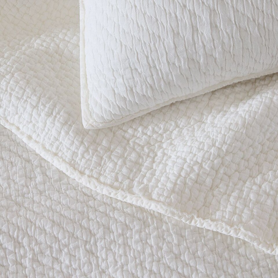 Reflections Matelasse Bedspread & Pillowcases