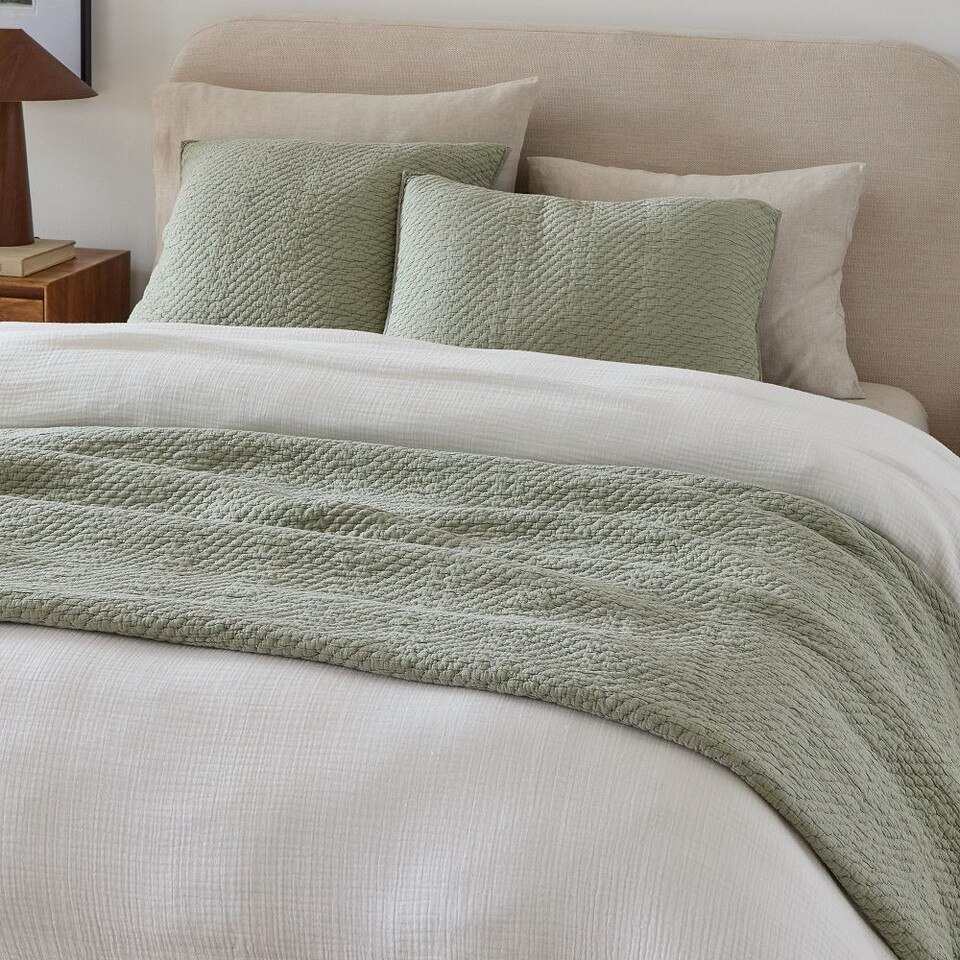 Reflections Matelasse Bedspread & Pillowcases