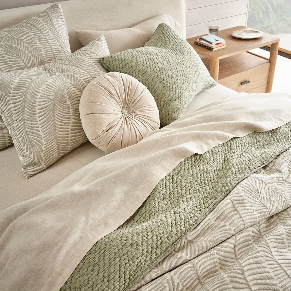 Reflections Matelasse Bedspread & Pillowcases