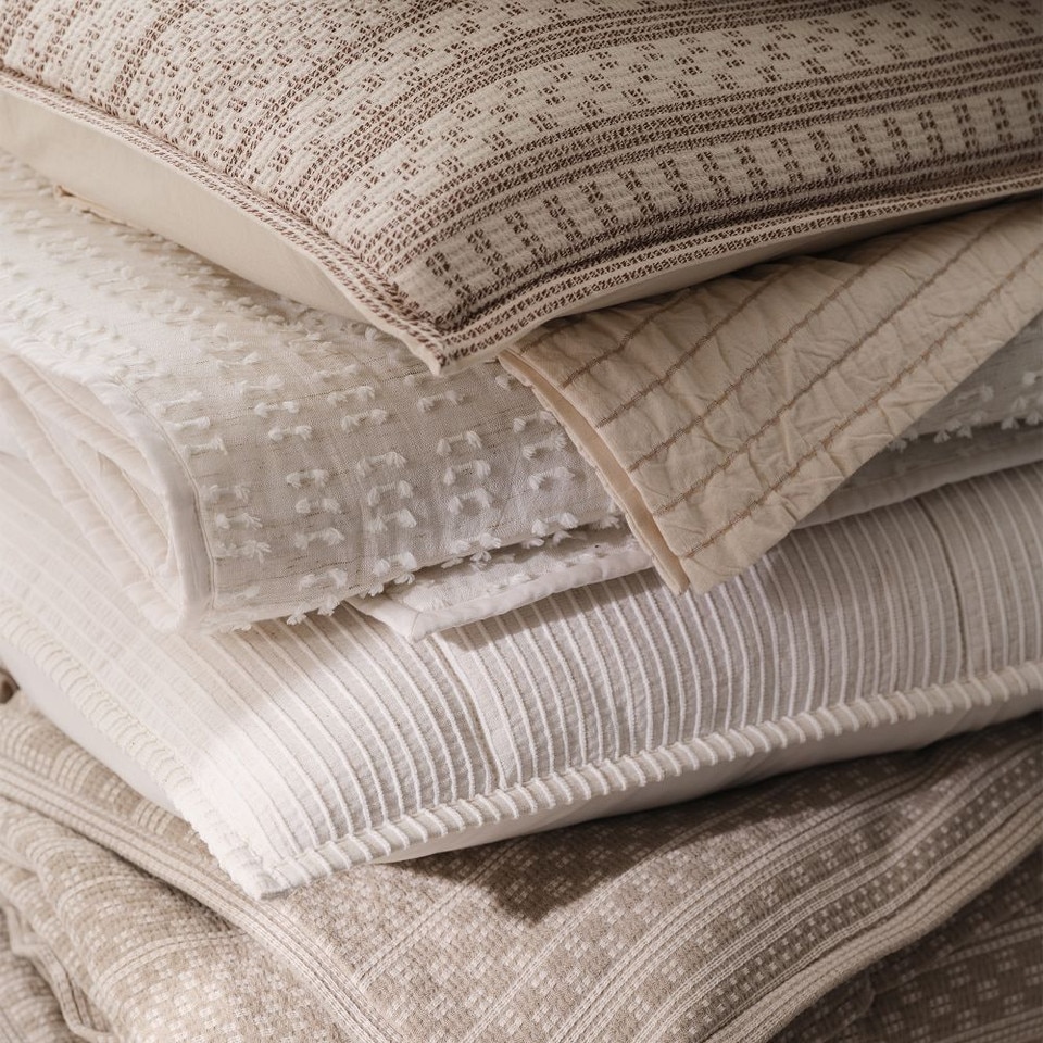 Rey Textured Bedspread & Pillowcases