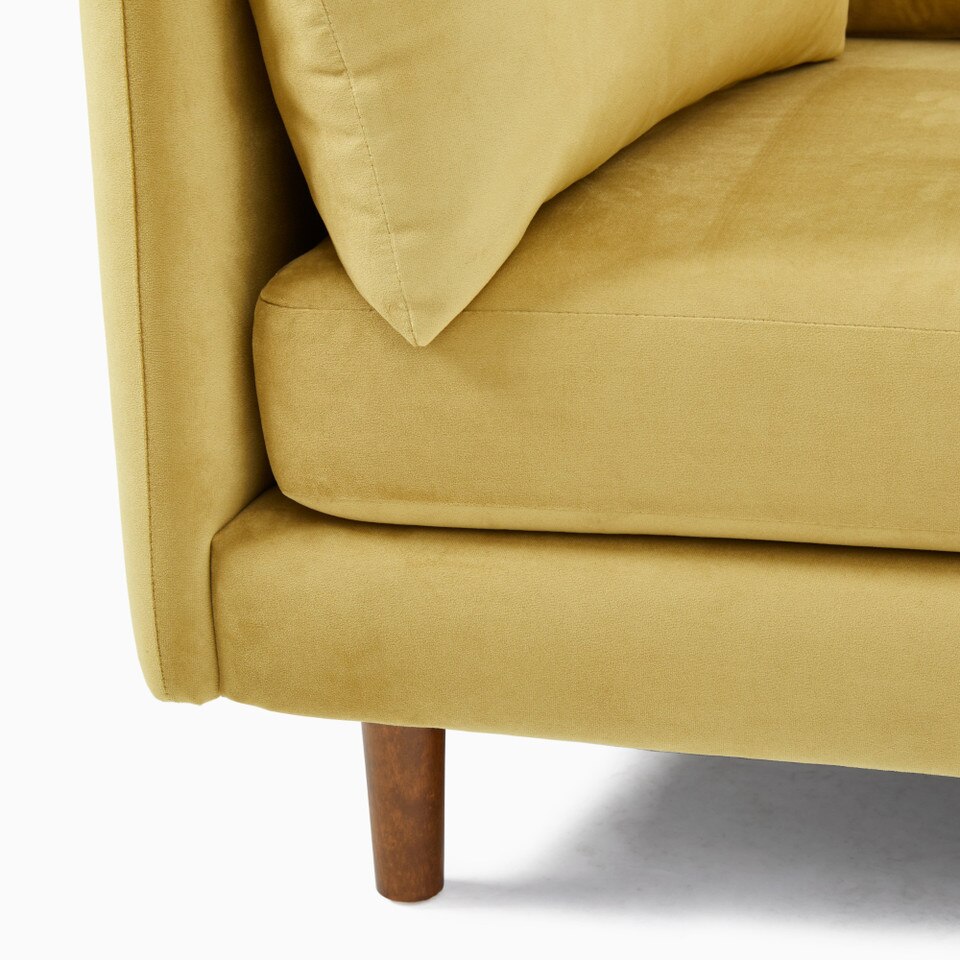 Winnie Sofa