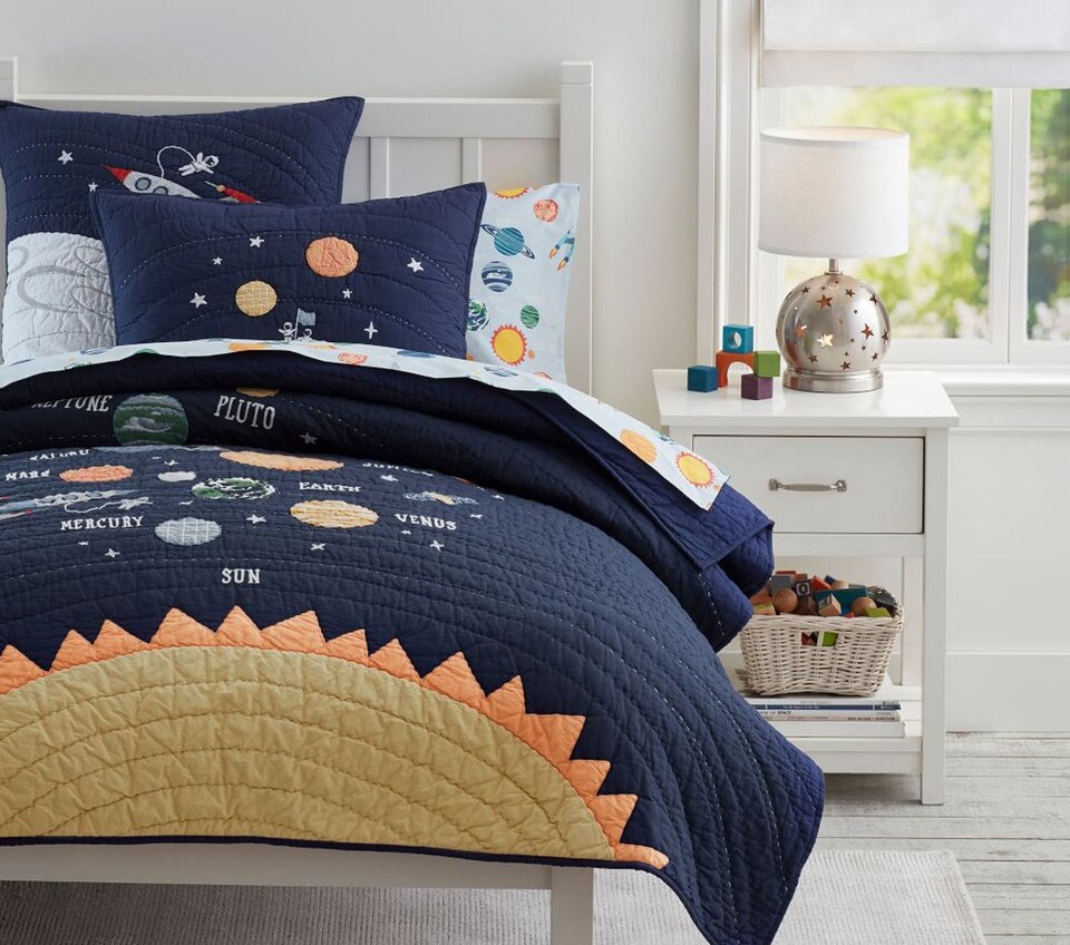 Solar System Glow-in-the-Dark Bedspread
