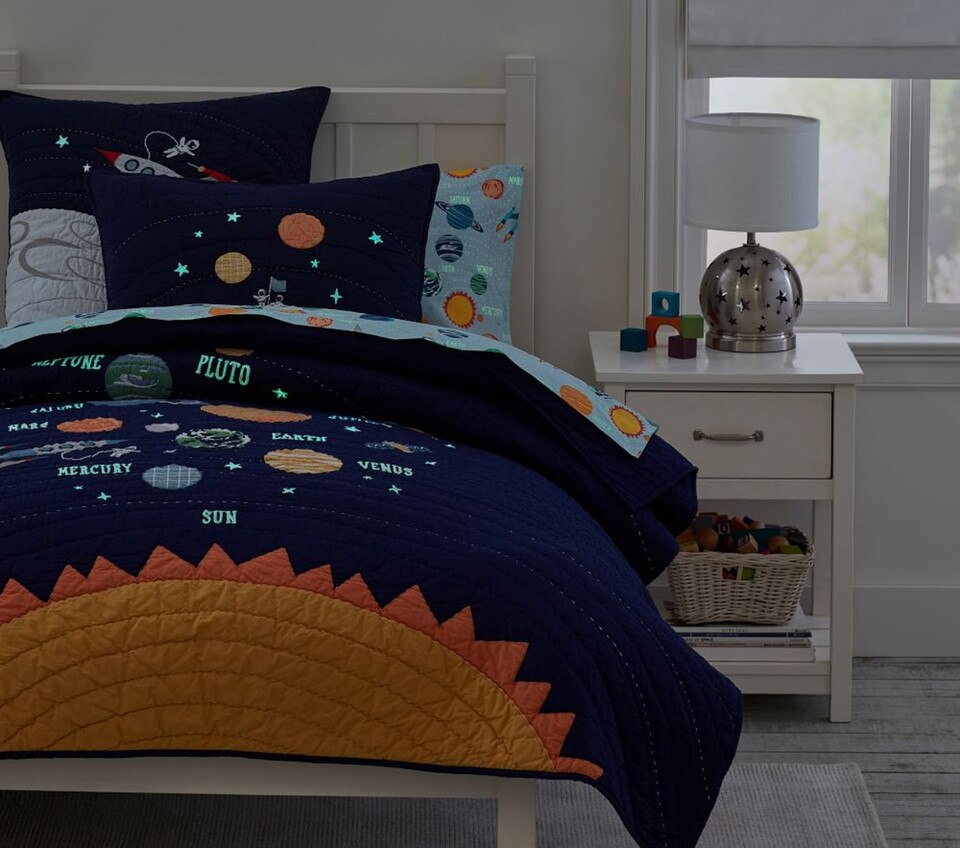 Solar System Glow-in-the-Dark Bedspread