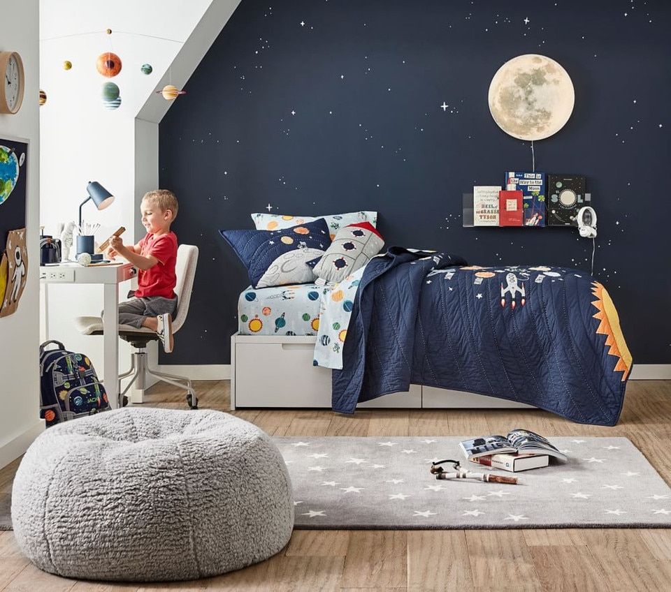 Solar System Glow-in-the-Dark Bedspread