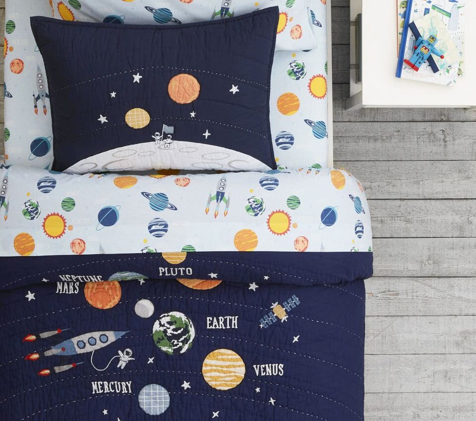 Solar System Glow-in-the-Dark Bedspread