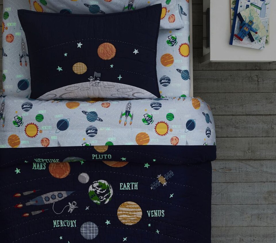 Solar System Glow-in-the-Dark Bedspread