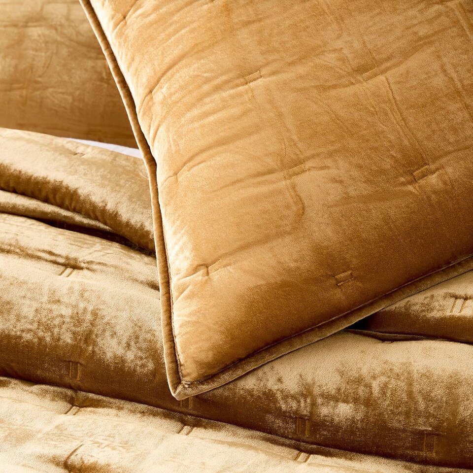 Lush Velvet Tack Stitch Bedspread & Pillowcases