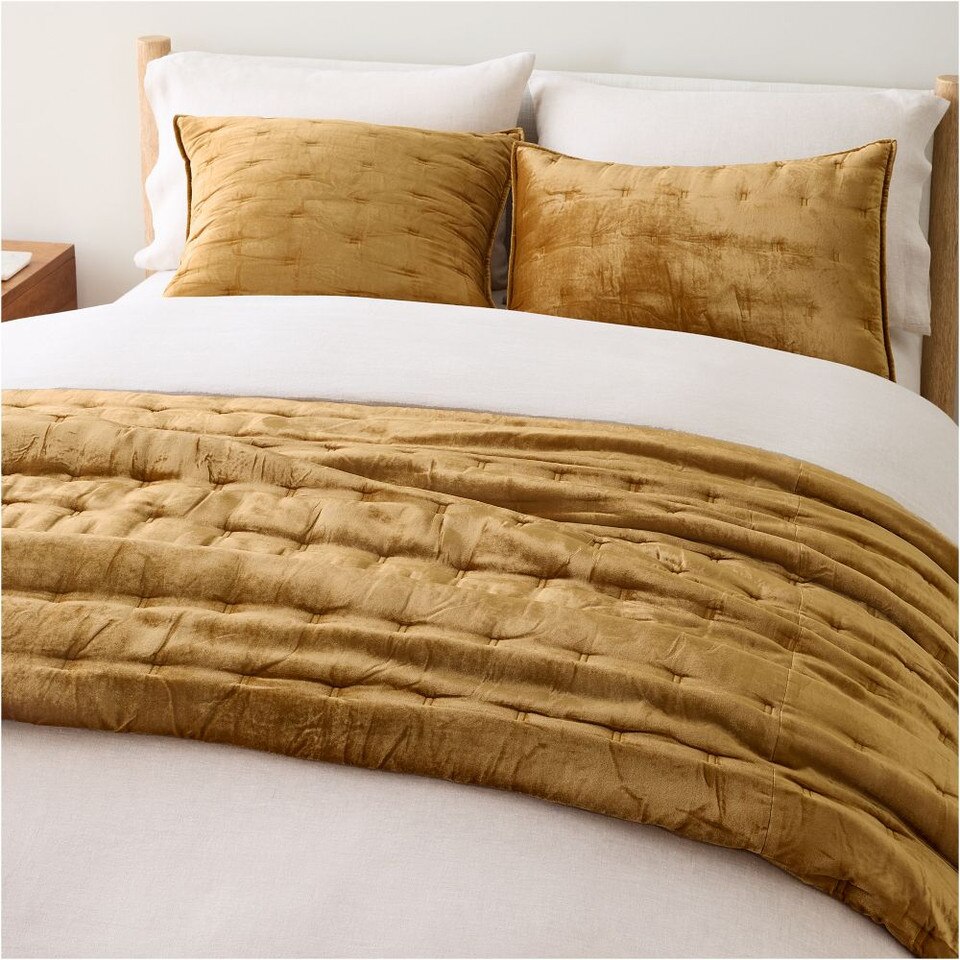 Lush Velvet Tack Stitch Bedspread & Pillowcases